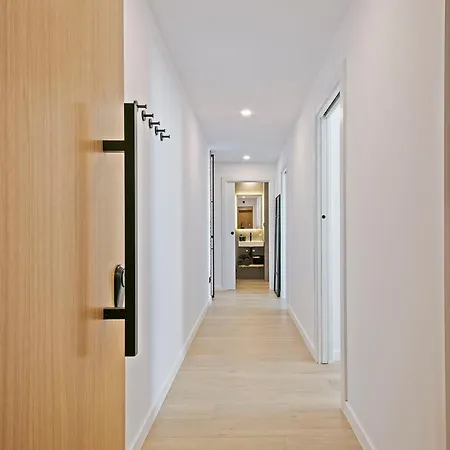 3 Bedroom Cozy In Joan Austria Διαμέρισμα Βαρκελώνη
