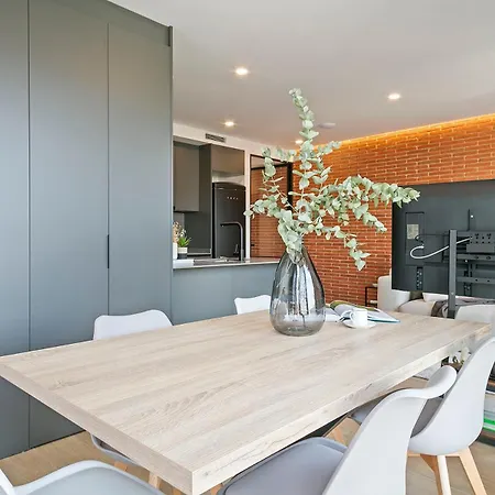 3 Bedroom Cozy In Joan Austria Apartment *