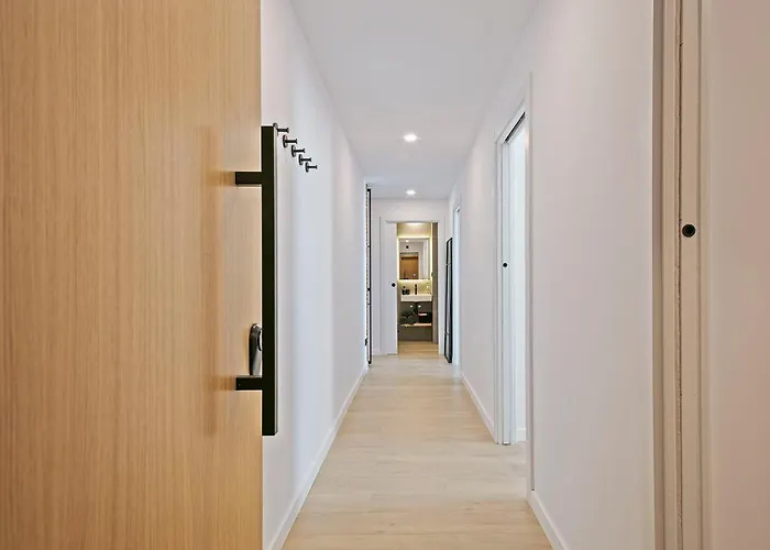 3 Bedroom Cozy In Joan Austria Apartment Barcelona